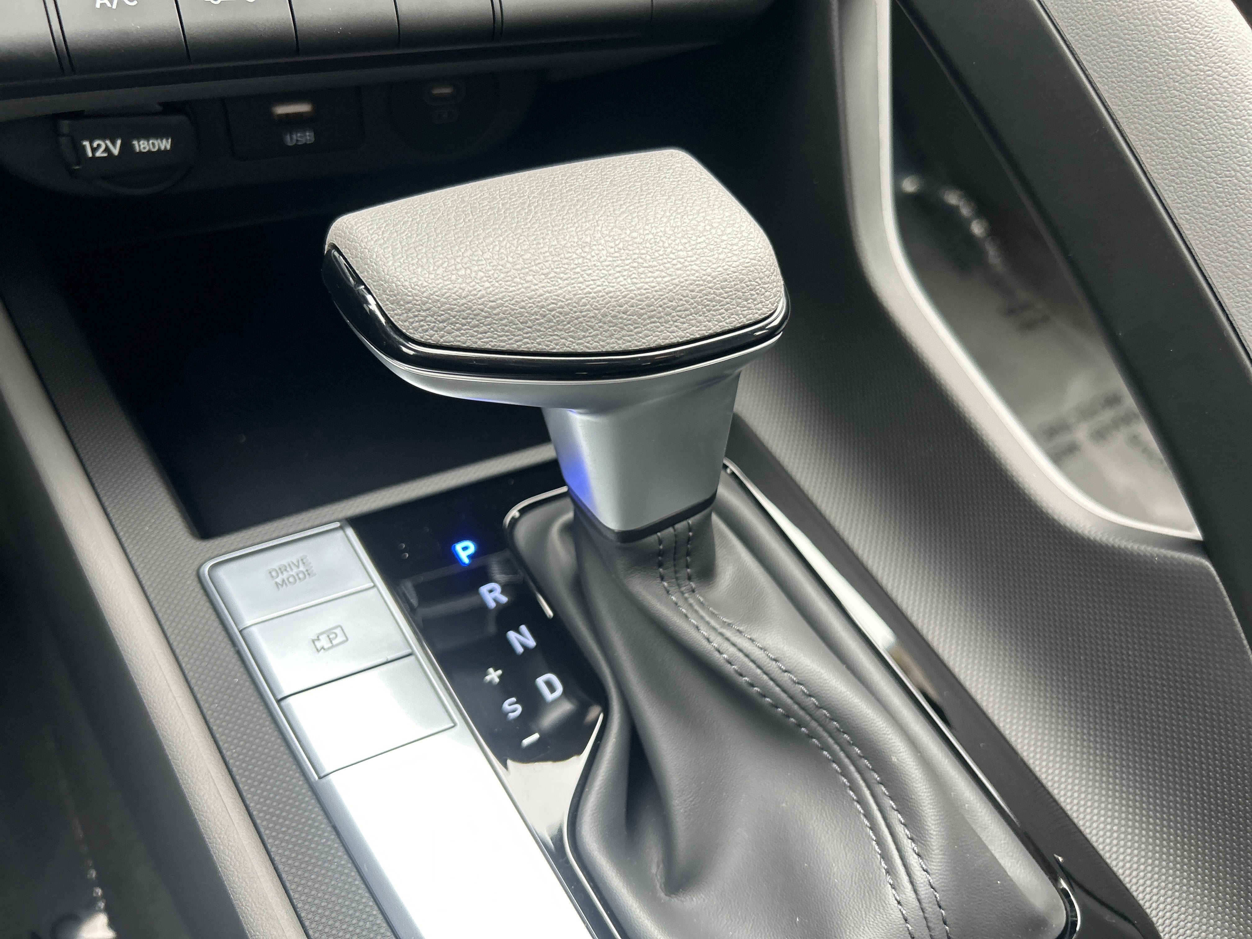 New 2026 Hyundai Elantra SE FWD image 22