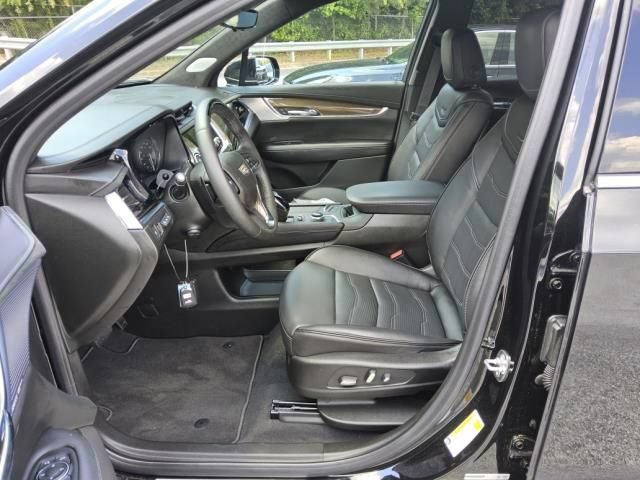 Used 2025 Cadillac XT6 Premium Luxury w/ Platinum Package AWD/4WD image 4