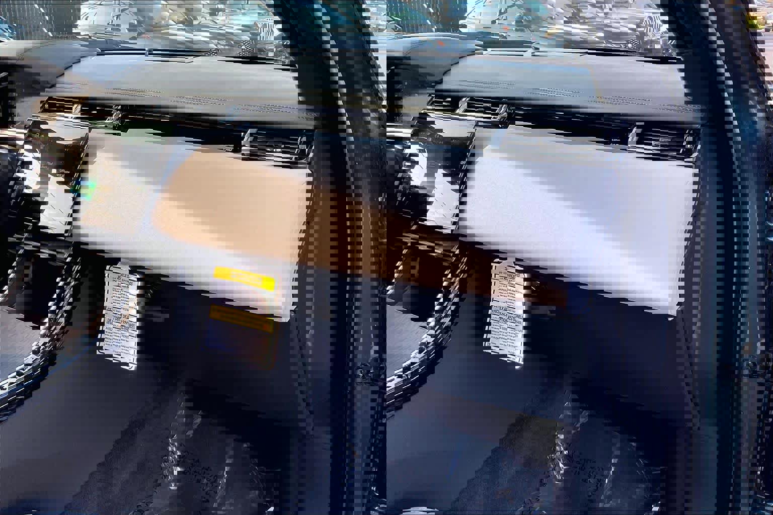 New 2026 Land Rover Range Rover Velar Dynamic SE image 28