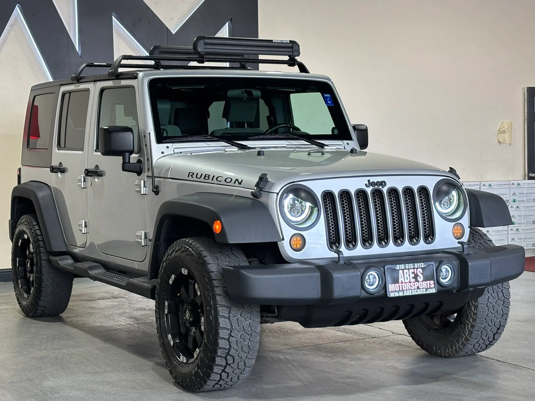 Used 2010 Jeep Wrangler Unlimited Rubicon AWD/4WD image 2