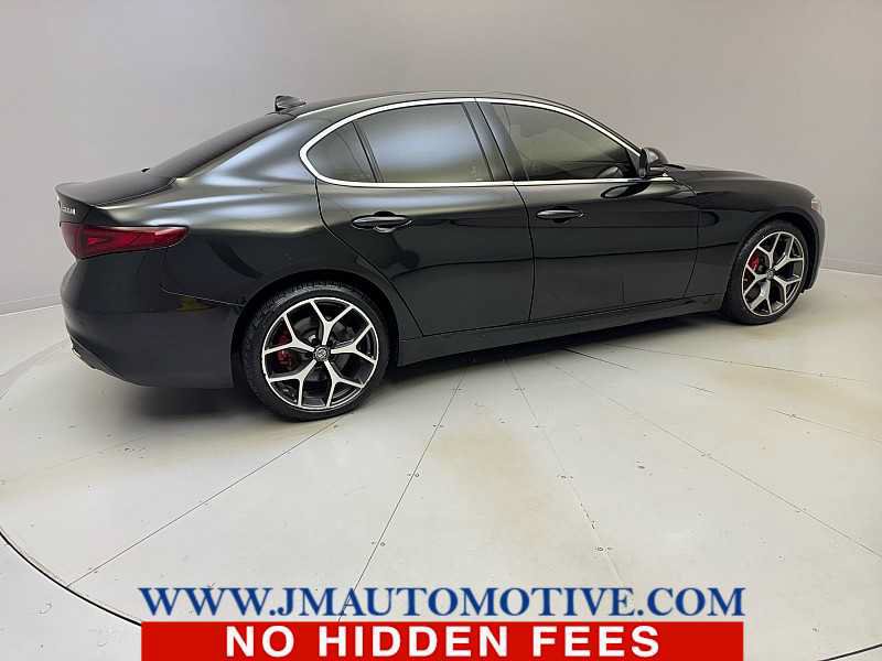 Used 2020 Alfa Romeo Giulia Ti w/ Active Blind Spot Package AWD/4WD image 5