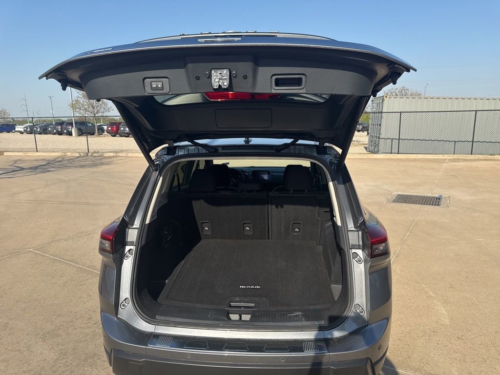 Certified 2024 Nissan Rogue SV image 11