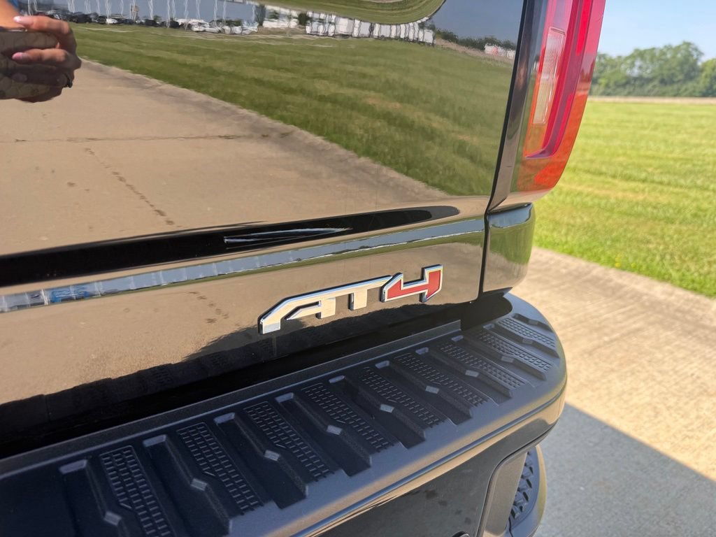 Used 2022 GMC Sierra 2500 AT4 w/ Driver Alert Package I AWD/4WD image 7
