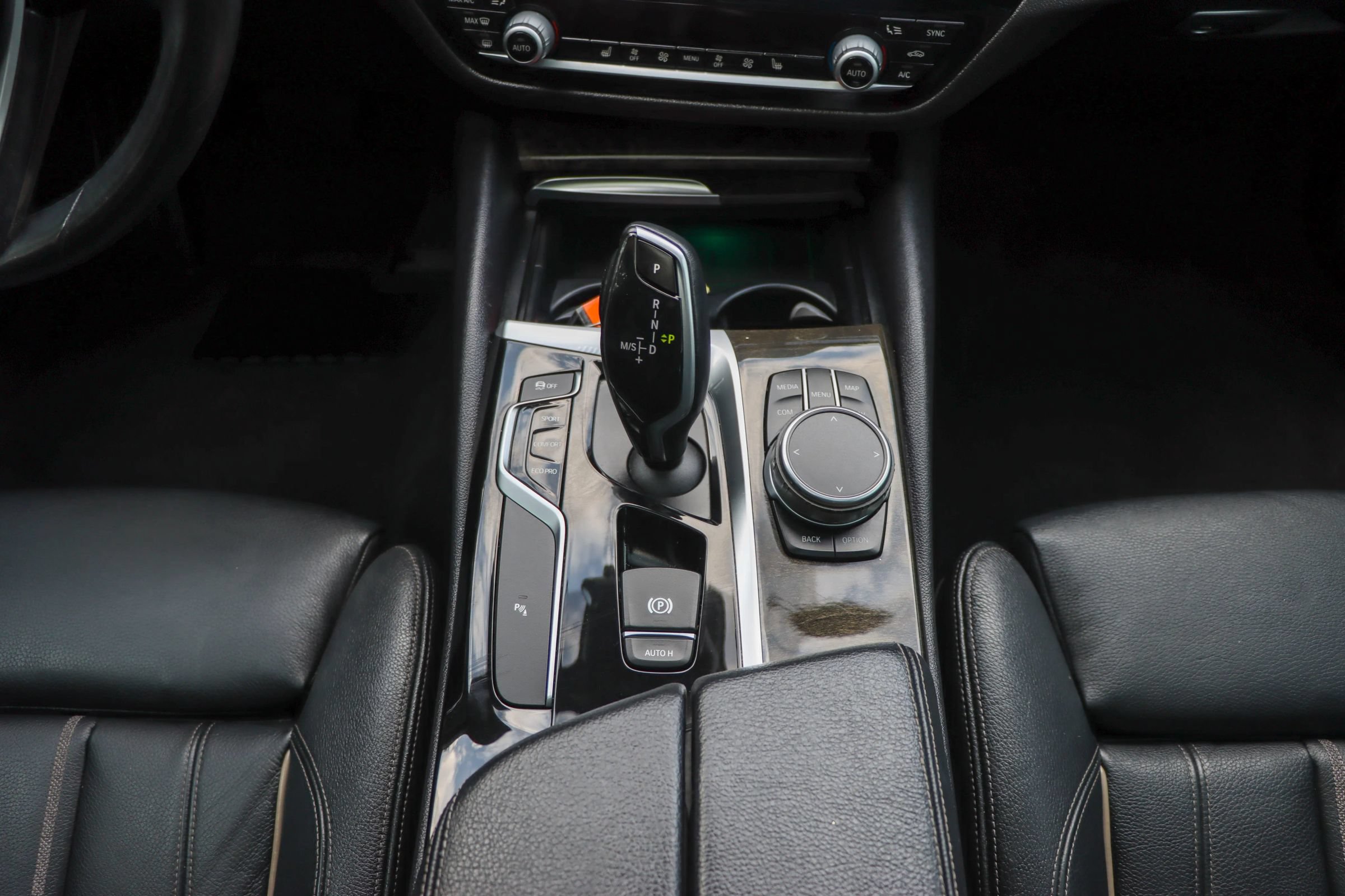 Used 2018 BMW 540i w/ Premium Package RWD image 27