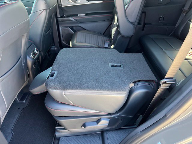 New 2027 Ford Explorer ST-Line w/ Premium Package RWD image 17