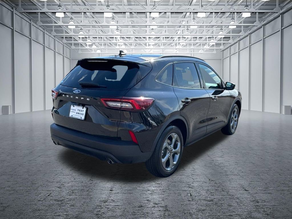 Used 2025 Ford Escape ST-Line FWD image 7