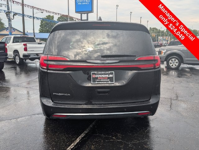 Used 2025 Chrysler Pacifica Select FWD image 6