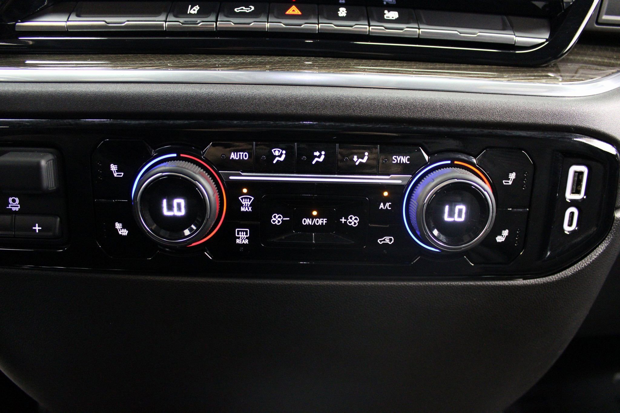 Used 2025 Chevrolet Silverado 2500 LT image 41