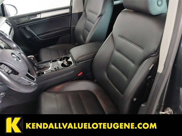 Used 2013 Volkswagen Touareg TDI image 4