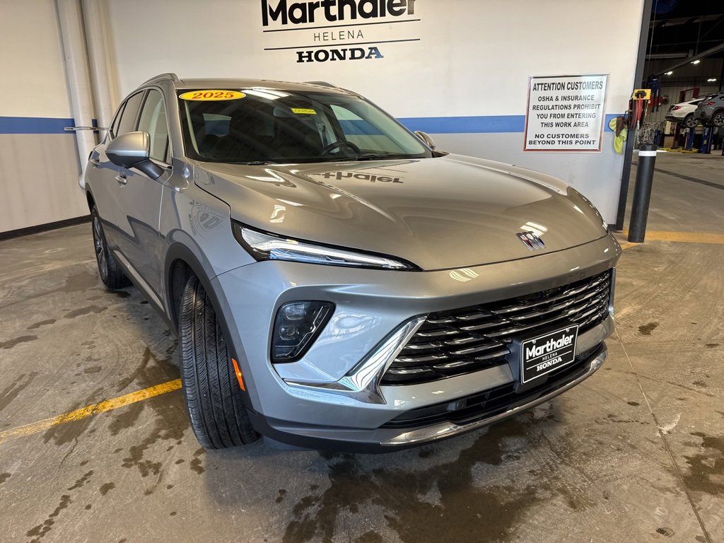 Used 2025 Buick Envision Preferred image 3