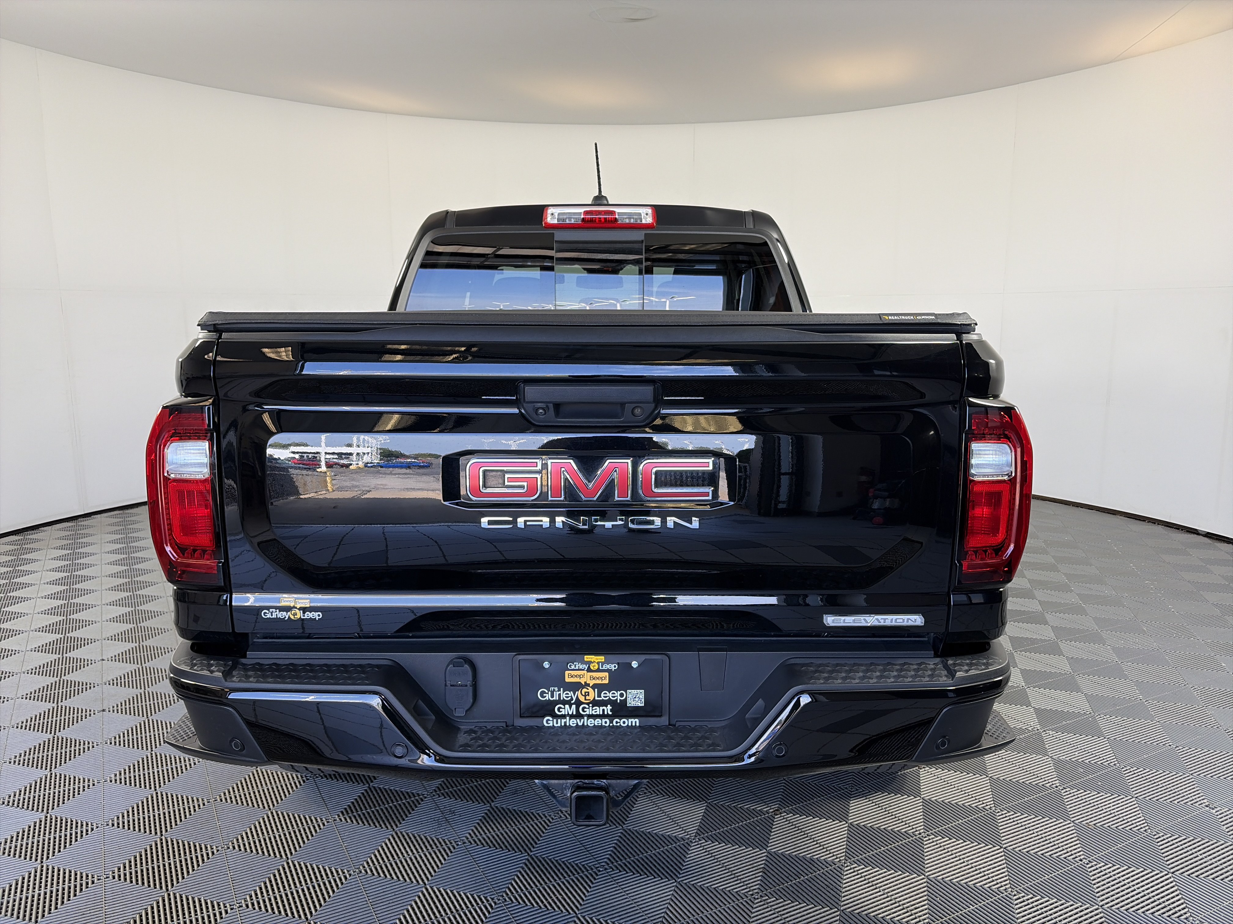 Certified 2023 GMC Canyon Elevation w/ Elevation Premium Package AWD/4WD image 9