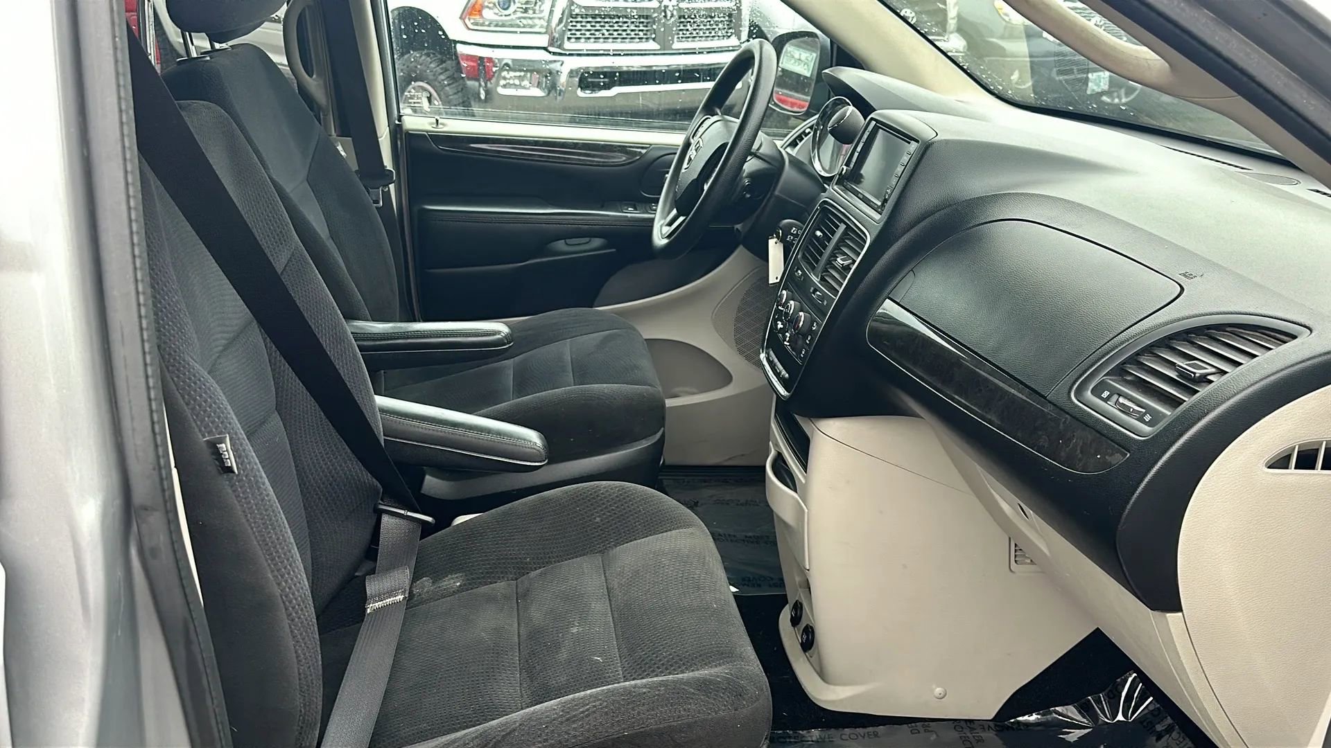 Used 2015 Dodge Grand Caravan SE w/ Quick Order Package 29E SE image 18