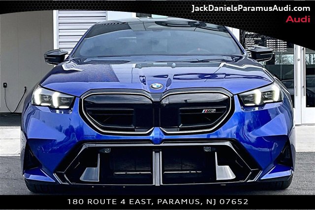 Used 2025 BMW M5 w/ Carbon Package image 3