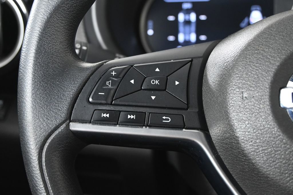 Used 2018 Nissan Kicks SV FWD image 33