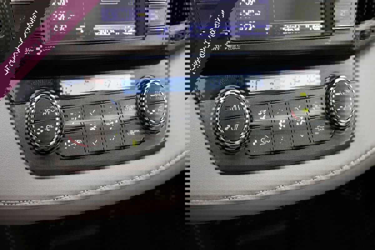 Used 2014 Toyota RAV4 Limited image 31