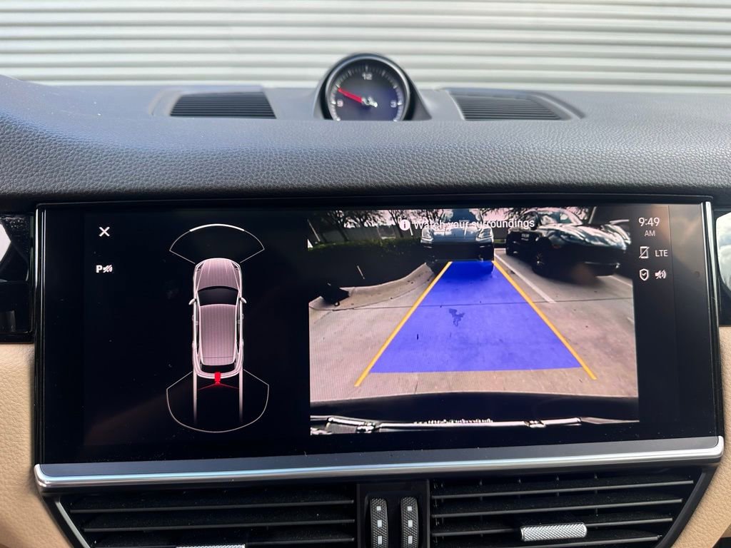 Certified 2023 Porsche Cayenne Platinum Edition image 32