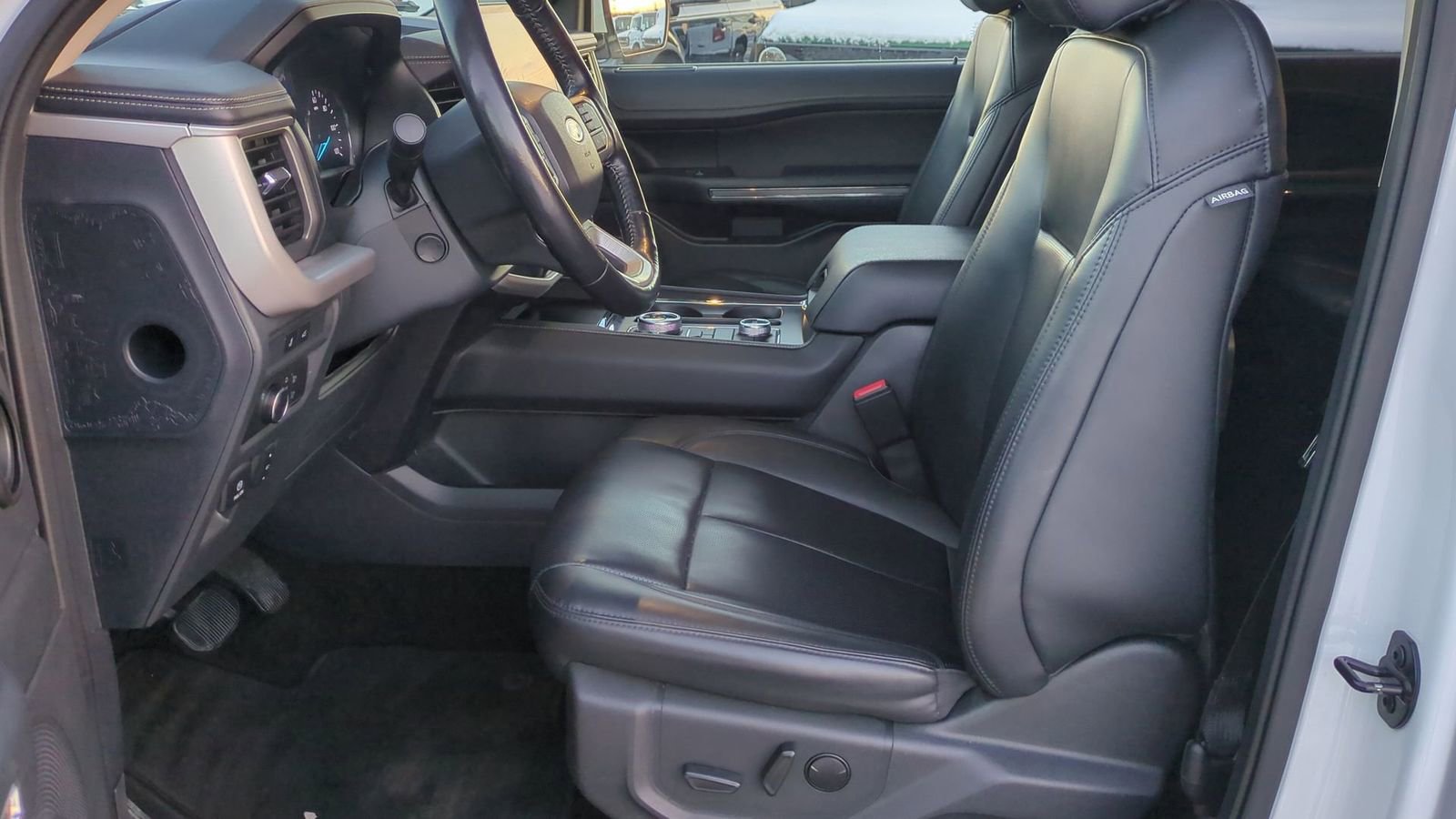 Used 2022 Ford Expedition Max XLT image 17