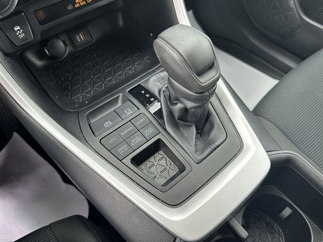 Used 2023 Toyota RAV4 LE AWD/4WD image 19