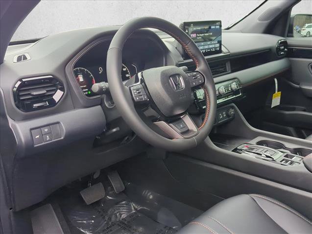New 2025 Honda Pilot TrailSport image 3