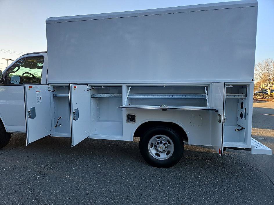 New 2026 Chevrolet Express 3500 w/ Power Convenience Package image 19