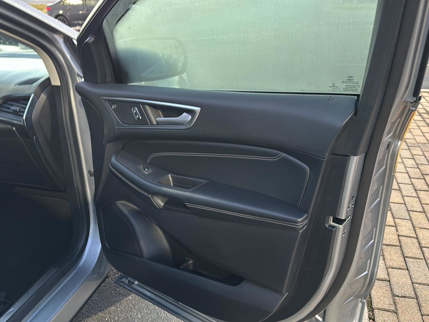 Used 2022 Ford Edge Titanium image 12