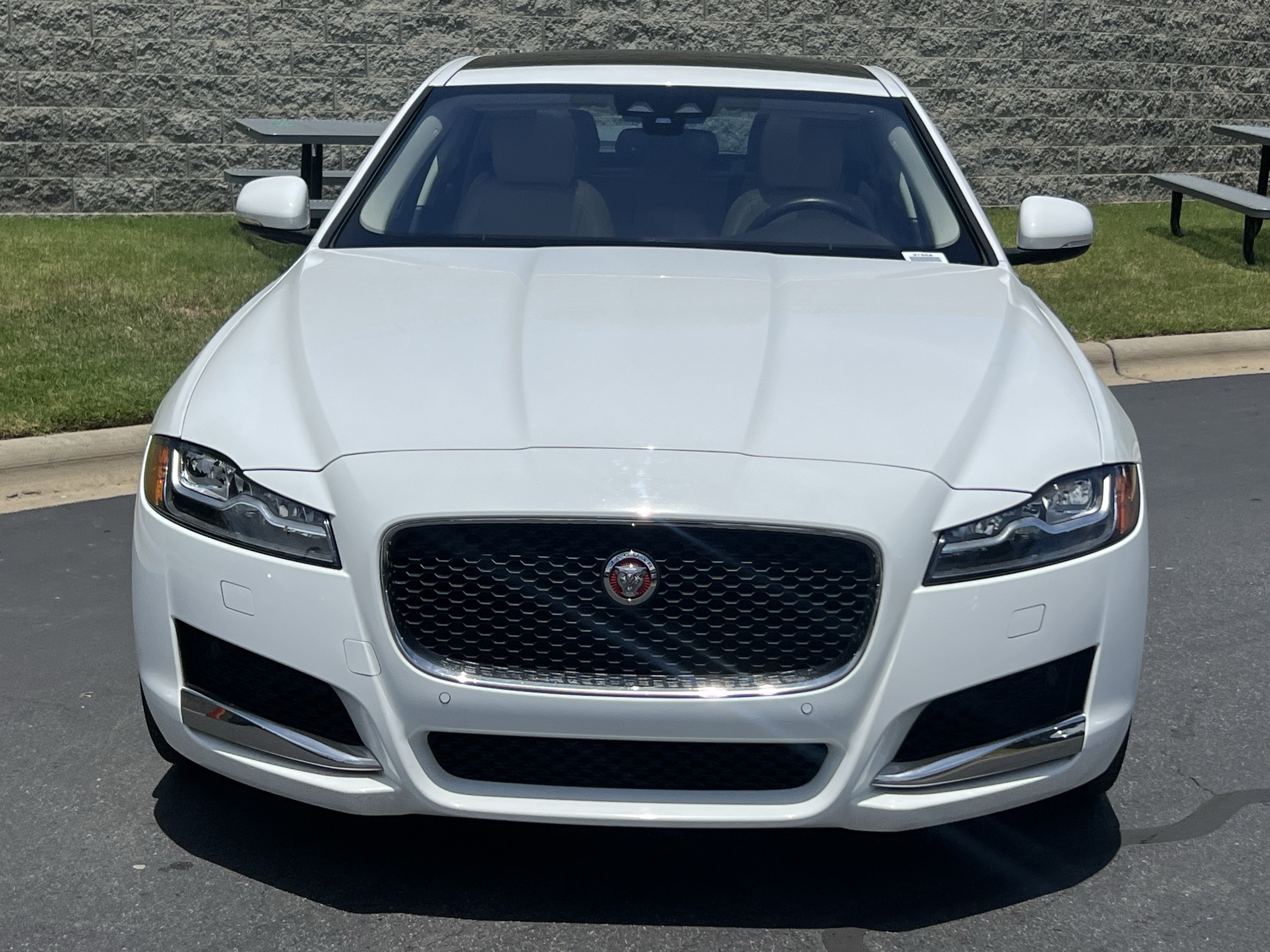 Used 2017 Jaguar XF Prestige RWD image 5