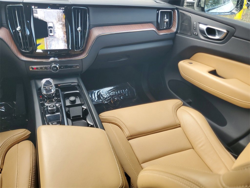 Certified 2024 Volvo XC60 B5 Ultimate AWD/4WD image 17