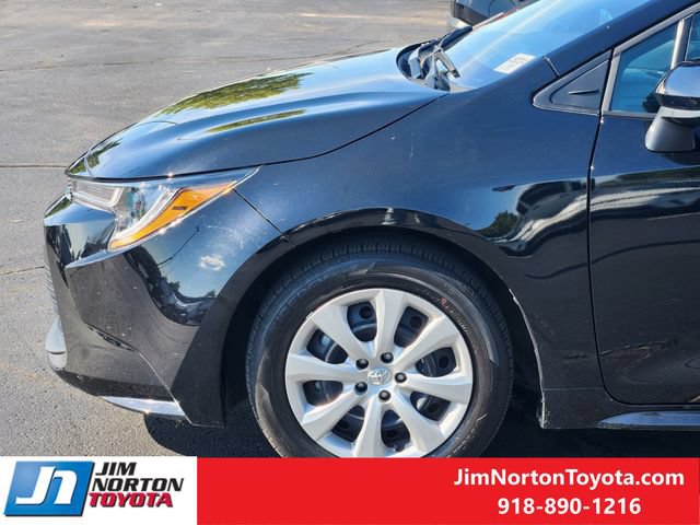 Used 2025 Toyota Corolla LE FWD image 8