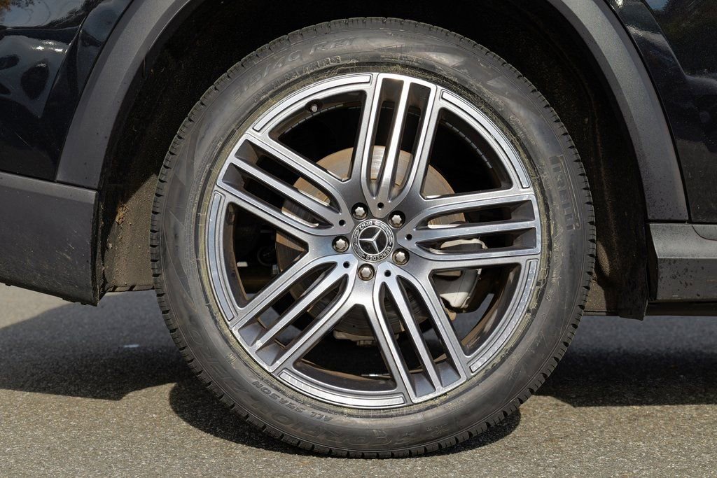 Used 2025 Mercedes-Benz GLS 450 4MATIC image 13