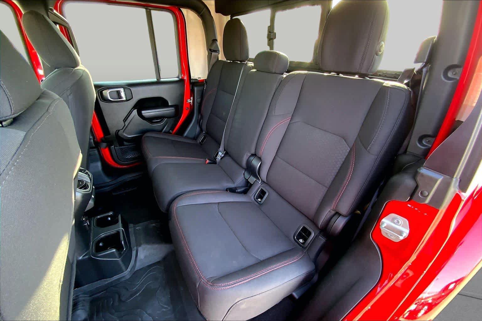 Used 2023 Jeep Gladiator Rubicon w/ LED Lighting Group AWD/4WD image 21