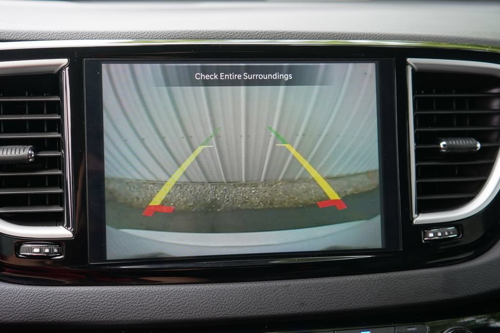 Used 2025 Chrysler Pacifica Select FWD image 28