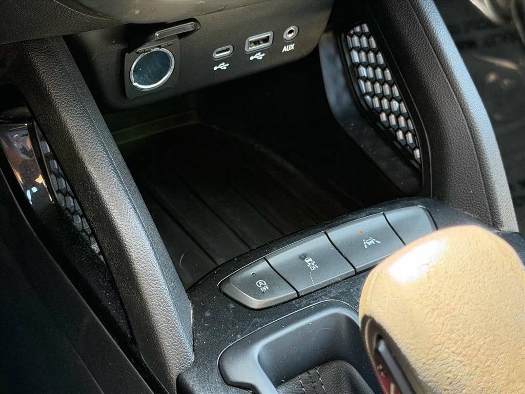 Used 2021 Chevrolet TrailBlazer LT w/ Convenience Package FWD image 23
