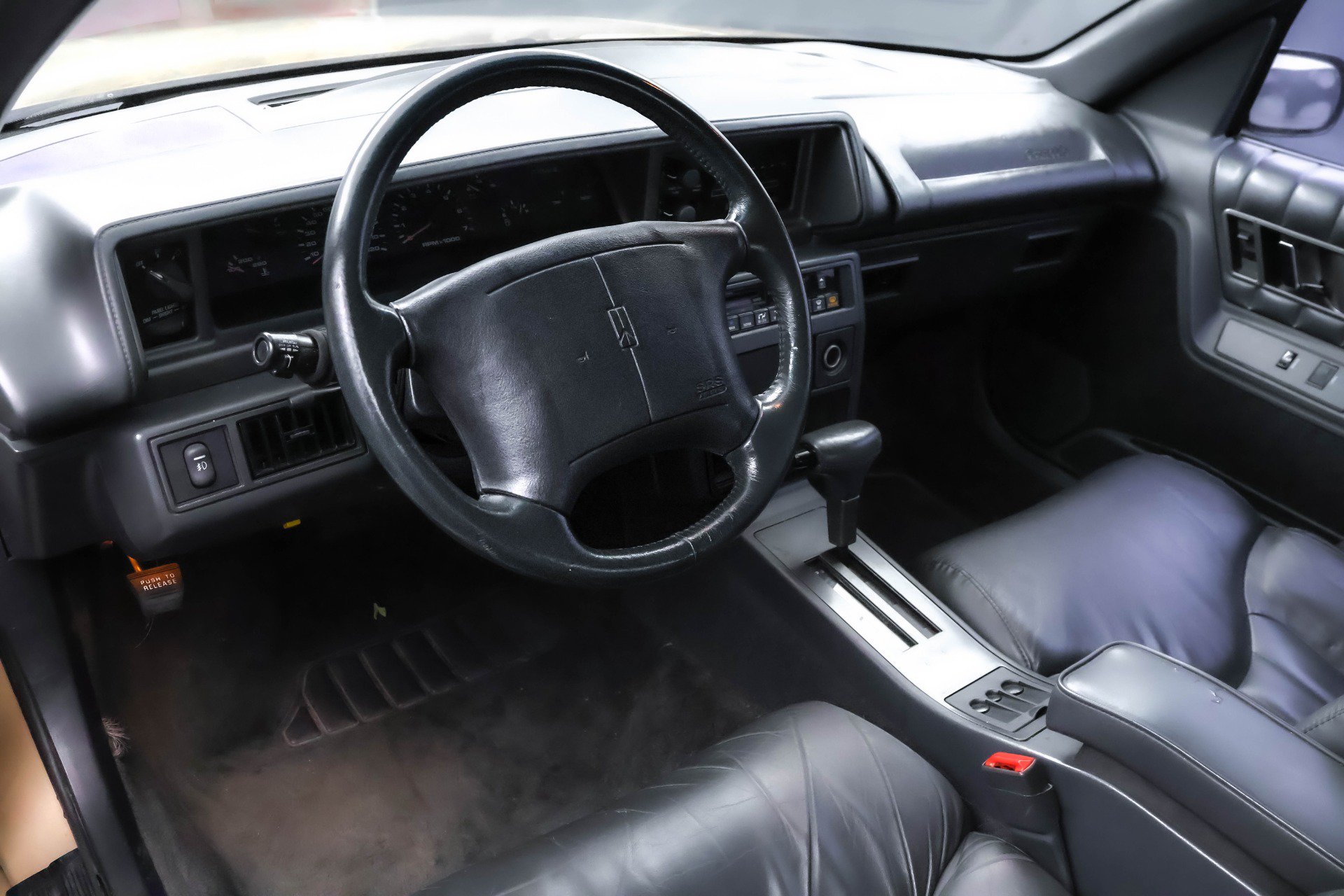 Used 1994 Oldsmobile Cutlass Supreme S FWD image 9