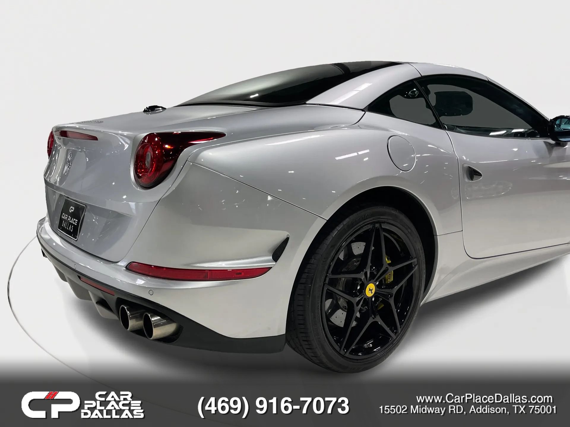 Used 2016 Ferrari California T RWD image 17