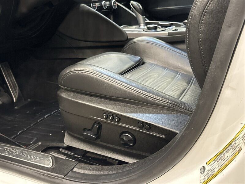 Used 2018 Alfa Romeo Giulia Ti Sport w/ Quick Order Package 22S Sport image 17