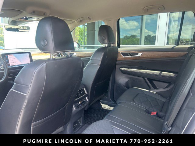 Used 2024 Volkswagen Atlas SE FWD image 4