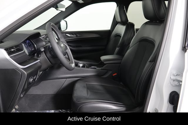 Used 2025 Jeep Grand Cherokee L Altitude AWD/4WD image 14