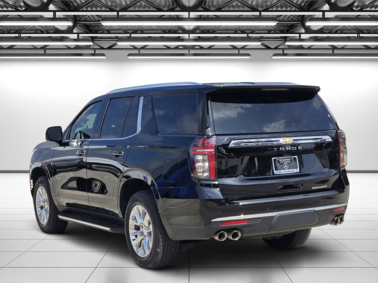 Used 2024 Chevrolet Tahoe Premier w/ Premium Package RWD image 7