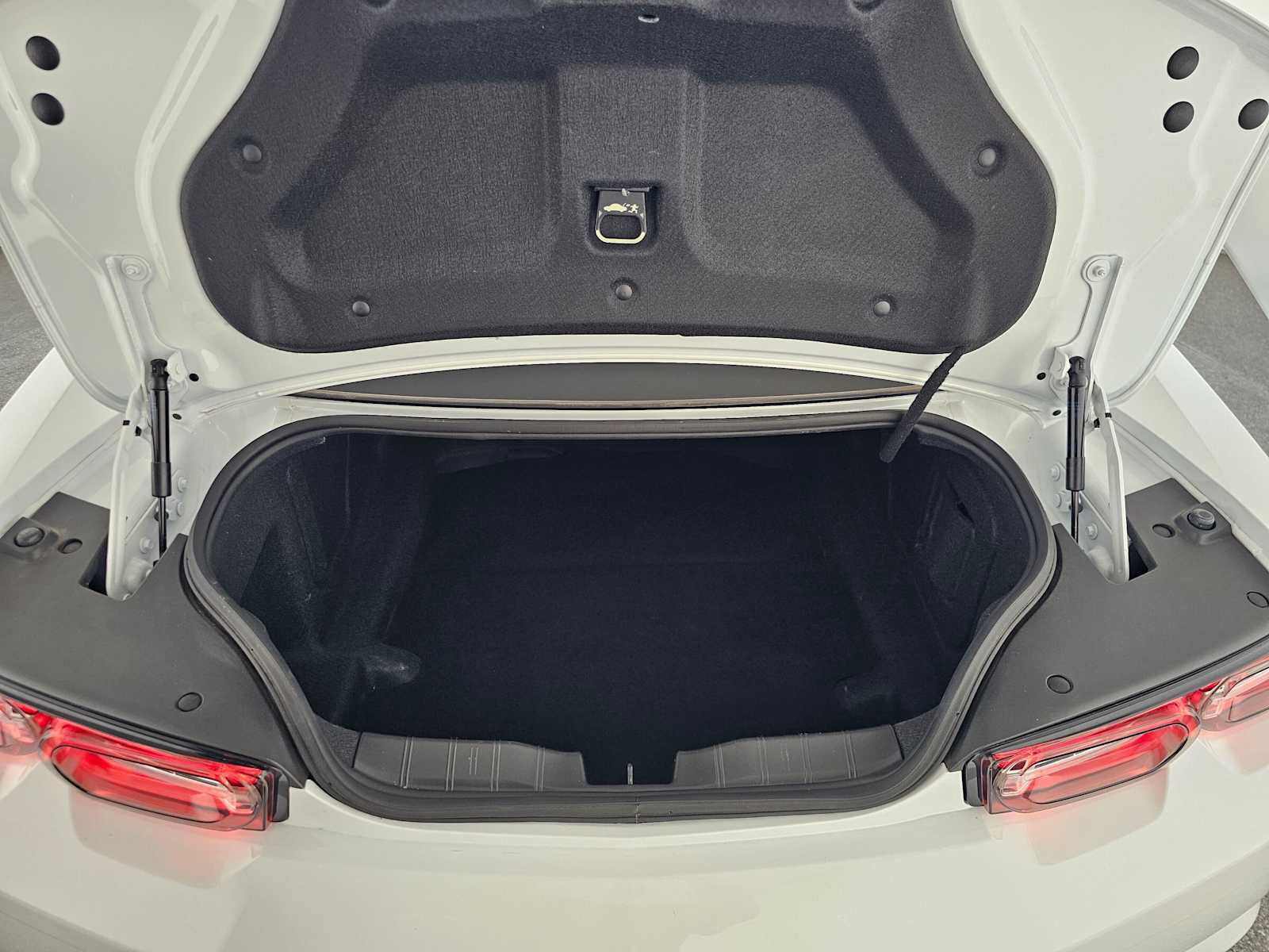 Used 2022 Chevrolet Camaro SS RWD image 15