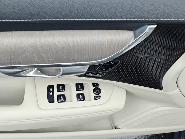 Used 2023 Volvo V90 B6 Cross Country Ultimate image 22