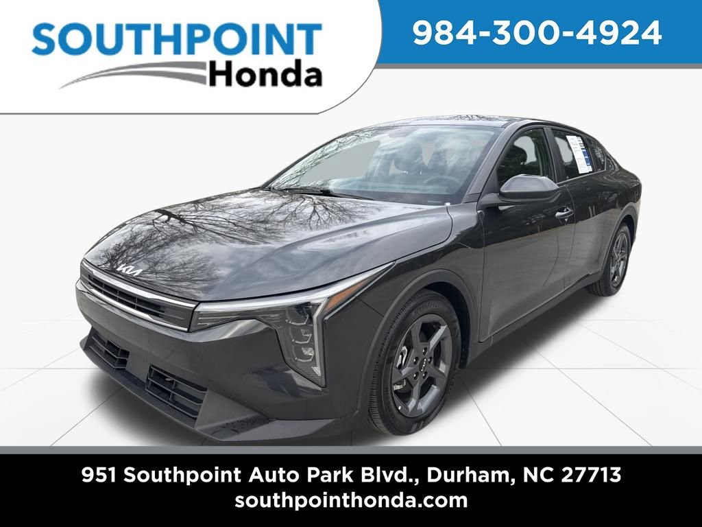 Used 2025 Kia K4 LXS image 3