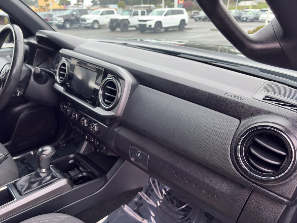 Used 2019 Toyota Tacoma TRD Off-Road w/ Technology Package AWD/4WD image 24