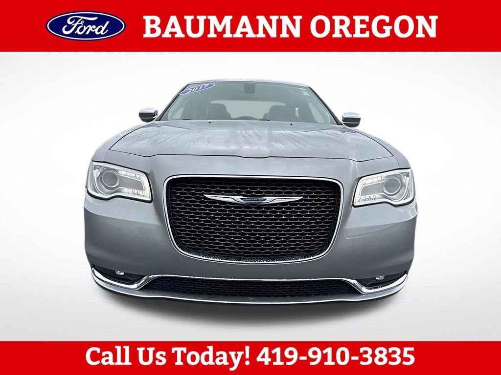 Used 2017 Chrysler 300 C AWD/4WD image 9