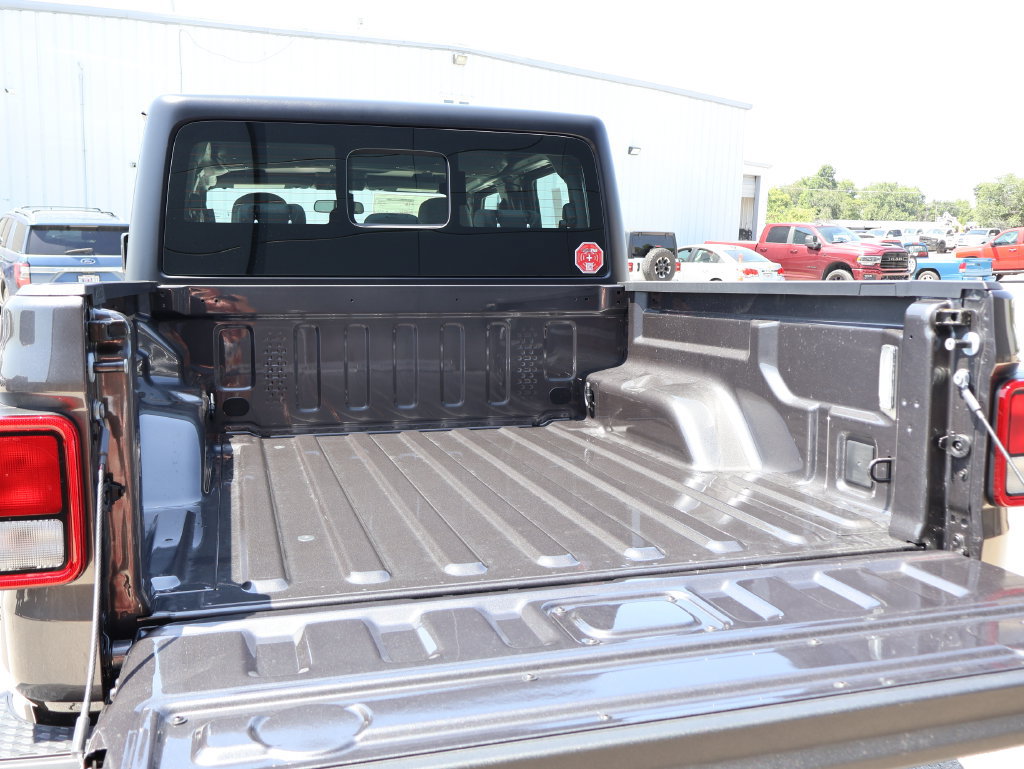 New 2026 Jeep Gladiator Sport AWD/4WD image 15