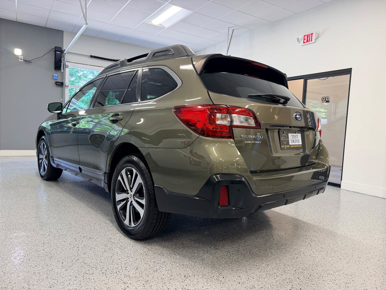 Used 2018 Subaru Outback 2.5i Limited AWD/4WD image 5