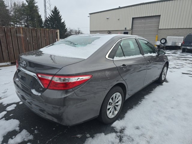 Used 2016 Toyota Camry LE image 8