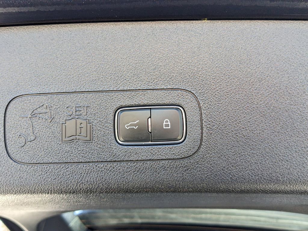 Used 2025 Lincoln Aviator Black Label AWD/4WD image 16