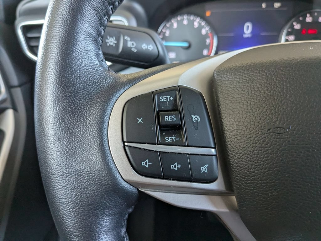 Used 2022 Ford Explorer XLT w/ Equipment Group 202A AWD/4WD image 19