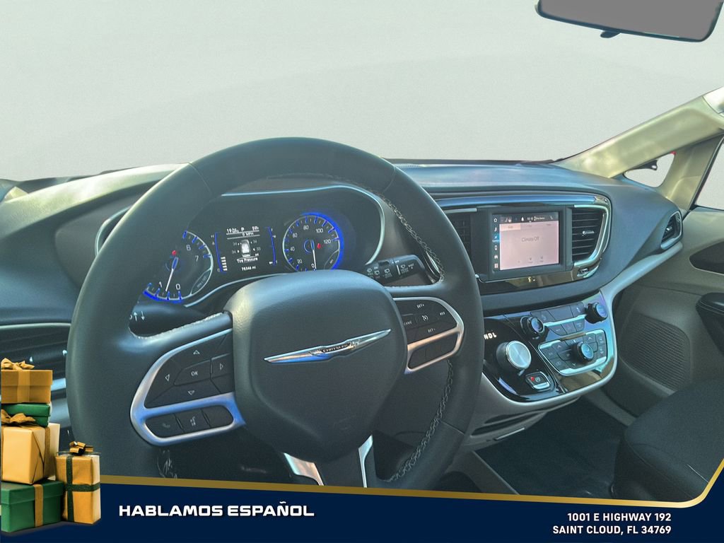 Used 2022 Chrysler Voyager LX image 17