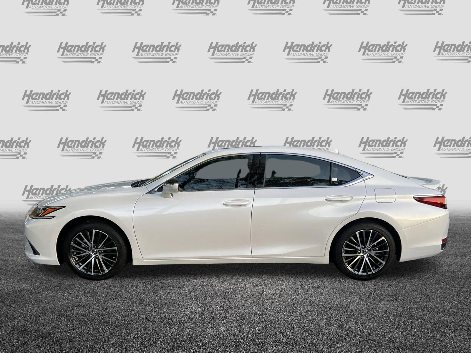 Used 2025 Lexus ES 300h w/ Premium Package image 6